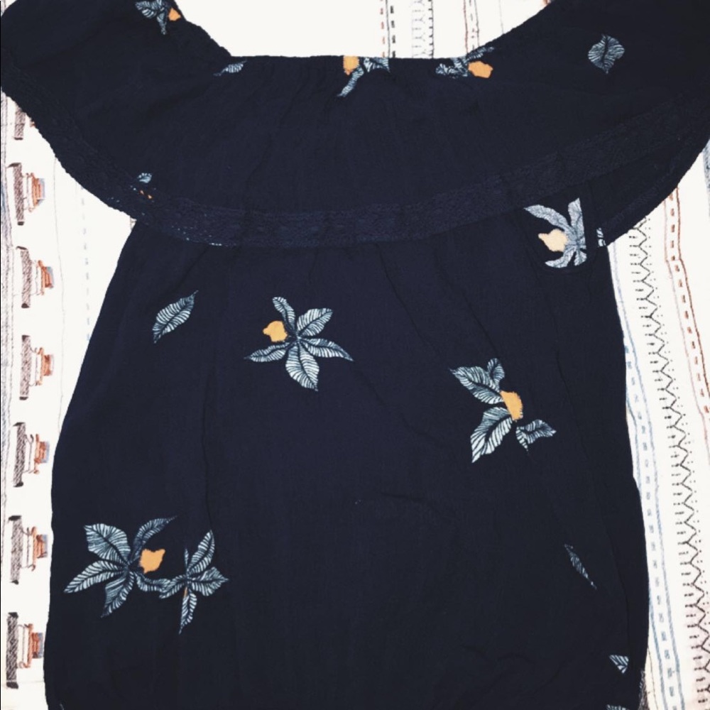 🌊off the shoulder crop top~flowers